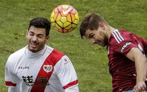 Javi Guerra (Rayo Vallecano) Iñigo Martinez (Real Sociedad)