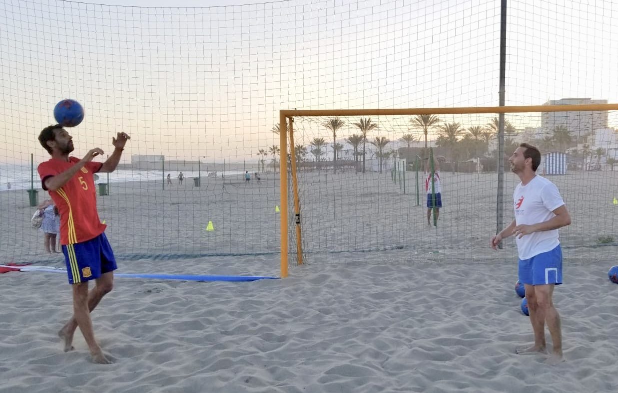 Juanma Lima (Left) and Christian Marin practicing at the beach