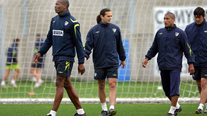 Manu Sánchez (Center), Chengue Morales (Left) and Gato Romero (Right) during a Malaga CF practice